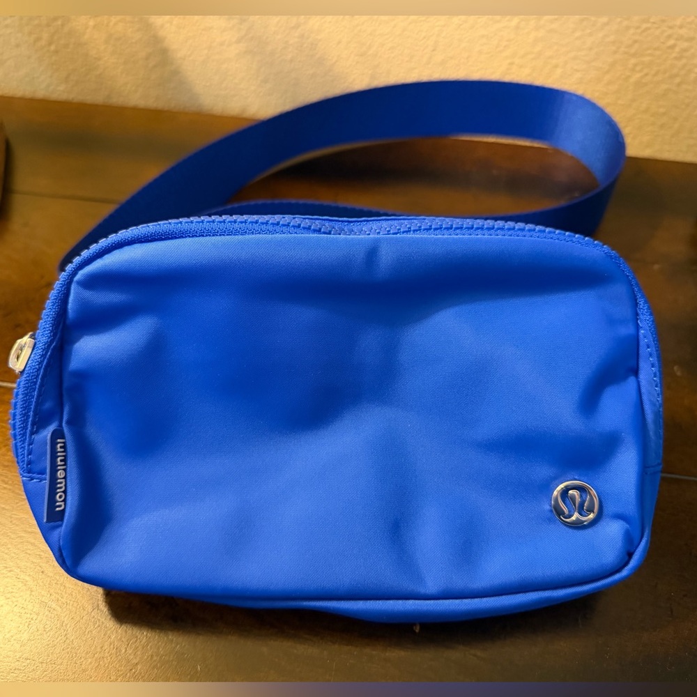 NWT Lululemon 1L Belt Bag Cerulean Blue Bag - Picture 7 of 8